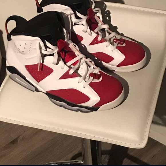 Retro 6 red bulls - Picture 1 of 2